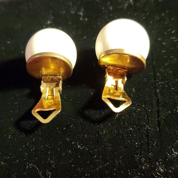 Vintage 80's Unmarked Glass White Pinstriped Ball Onion Clip-On Earrings - Picture 3 of 7